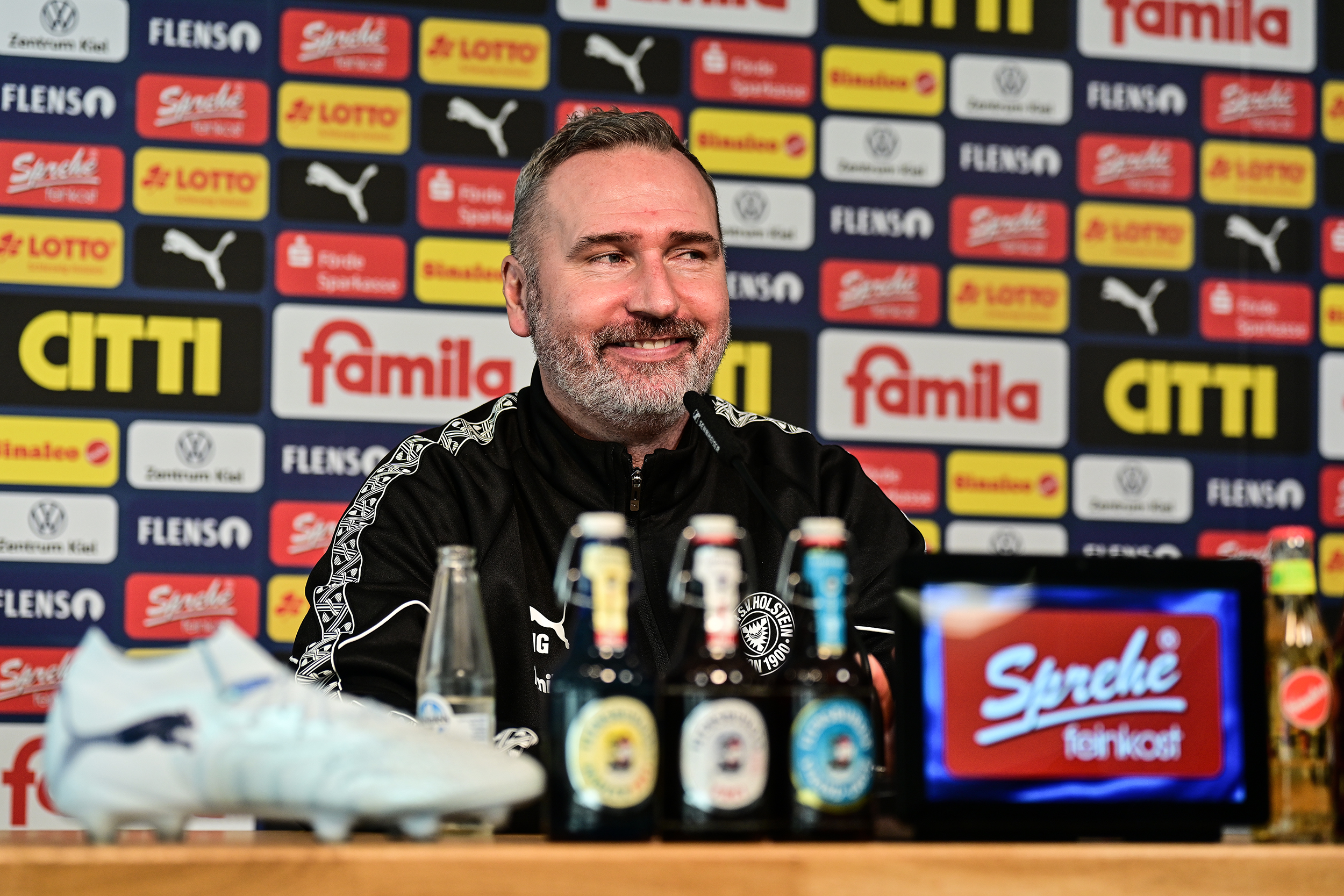 Tim Walter auf seiner ersten offiziellen Pressekonferenz vor der Partie gegen die SV Elversberg