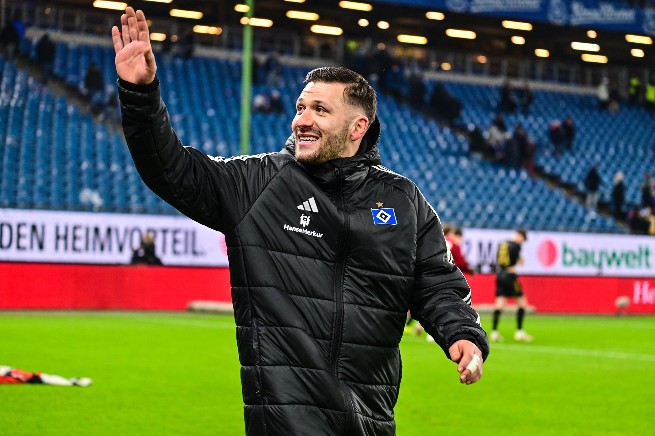 Torwart Daniel Heuer Fernandes im Interview nach der Bundesligapartie gegen den 1. FC Köln