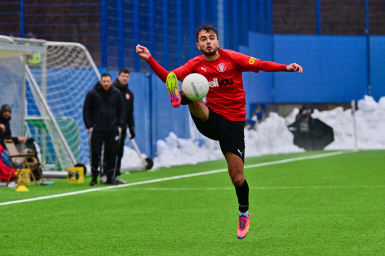Mehr über den Artikel erfahren Punkteteilung am Amateur-Flutlicht-Freitag – Trepca sieht rot