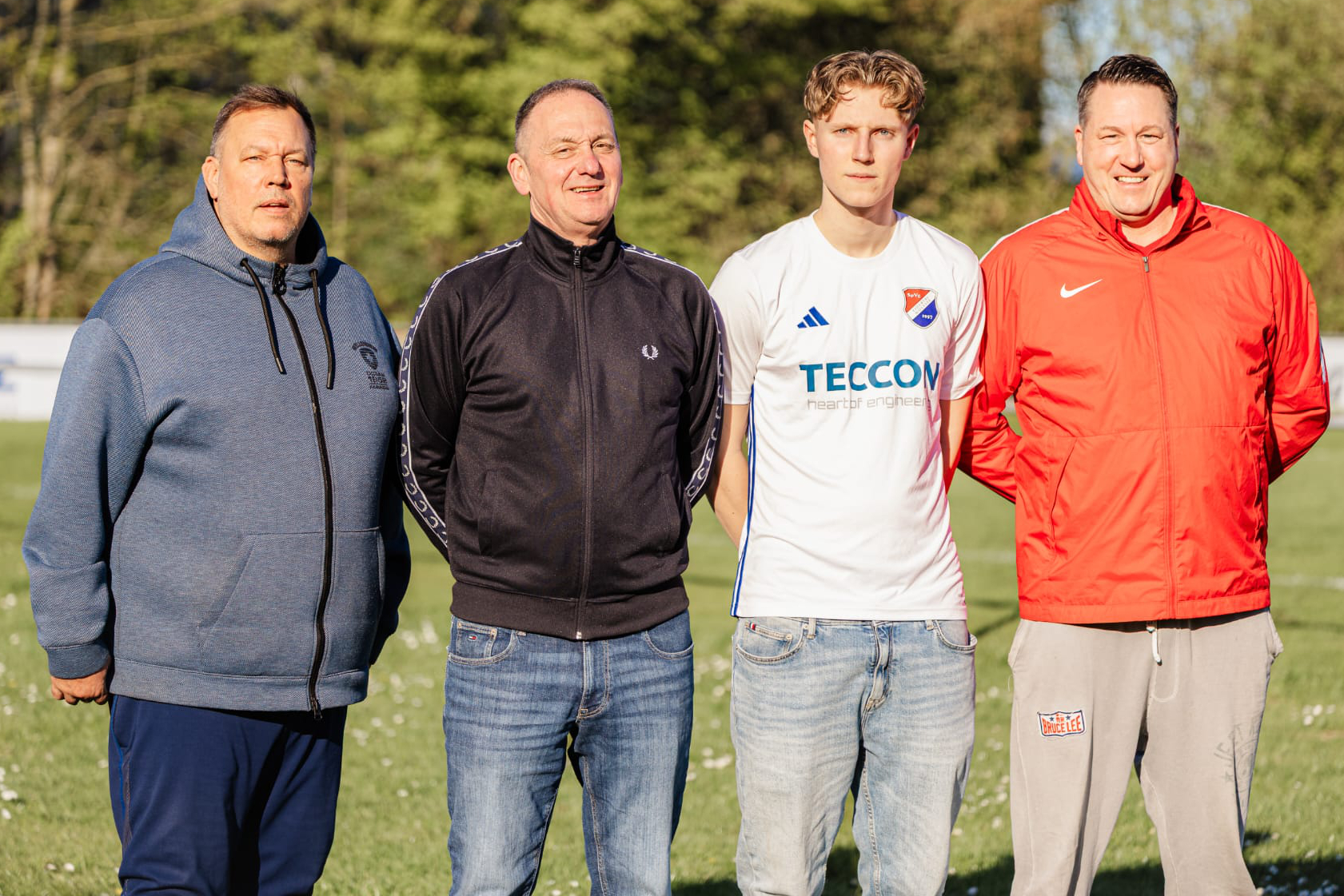 Mehr über den Artikel erfahren Nächstes Eigengewächs: Paul Vones rückt bei Eidertal Molfsee in die Ligamannschaft auf