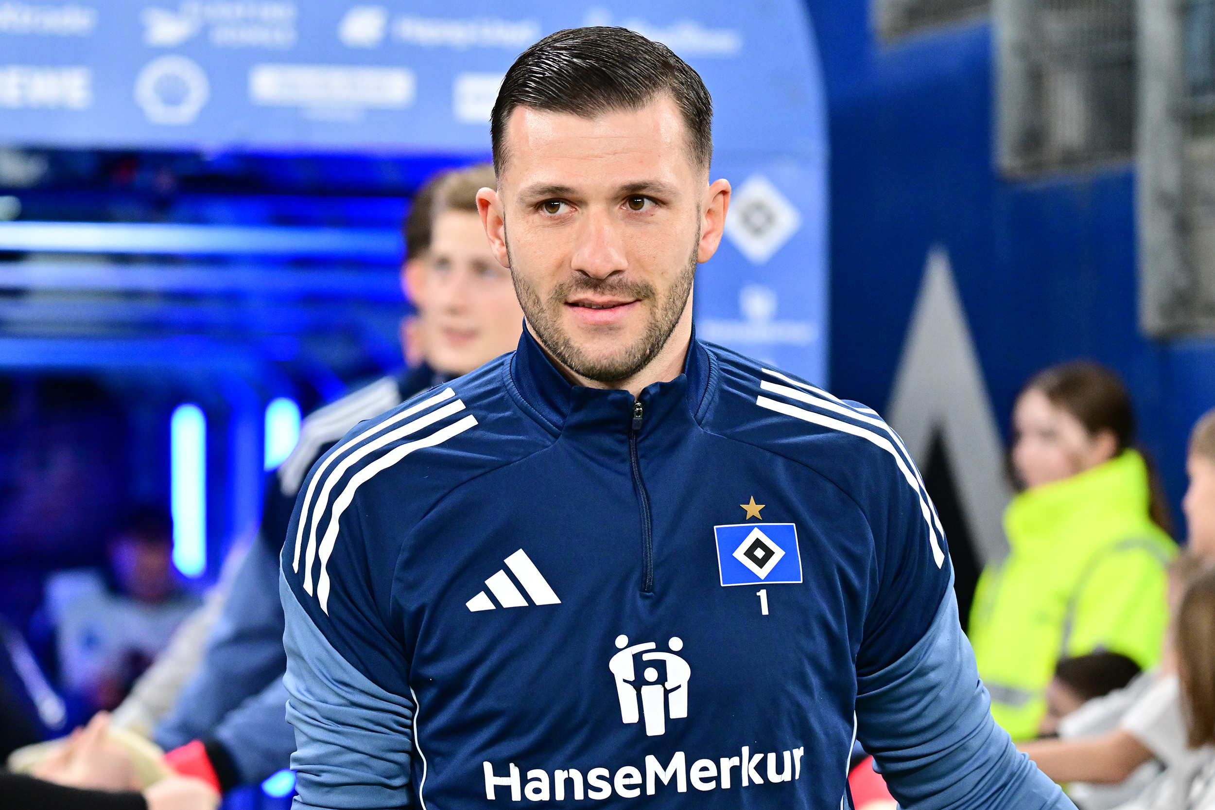 Du betrachtest gerade „Ferro“ bleibt beim HSV: Heuer Fernandes verlängert – und wird immer mehr zur Klub-Ikone