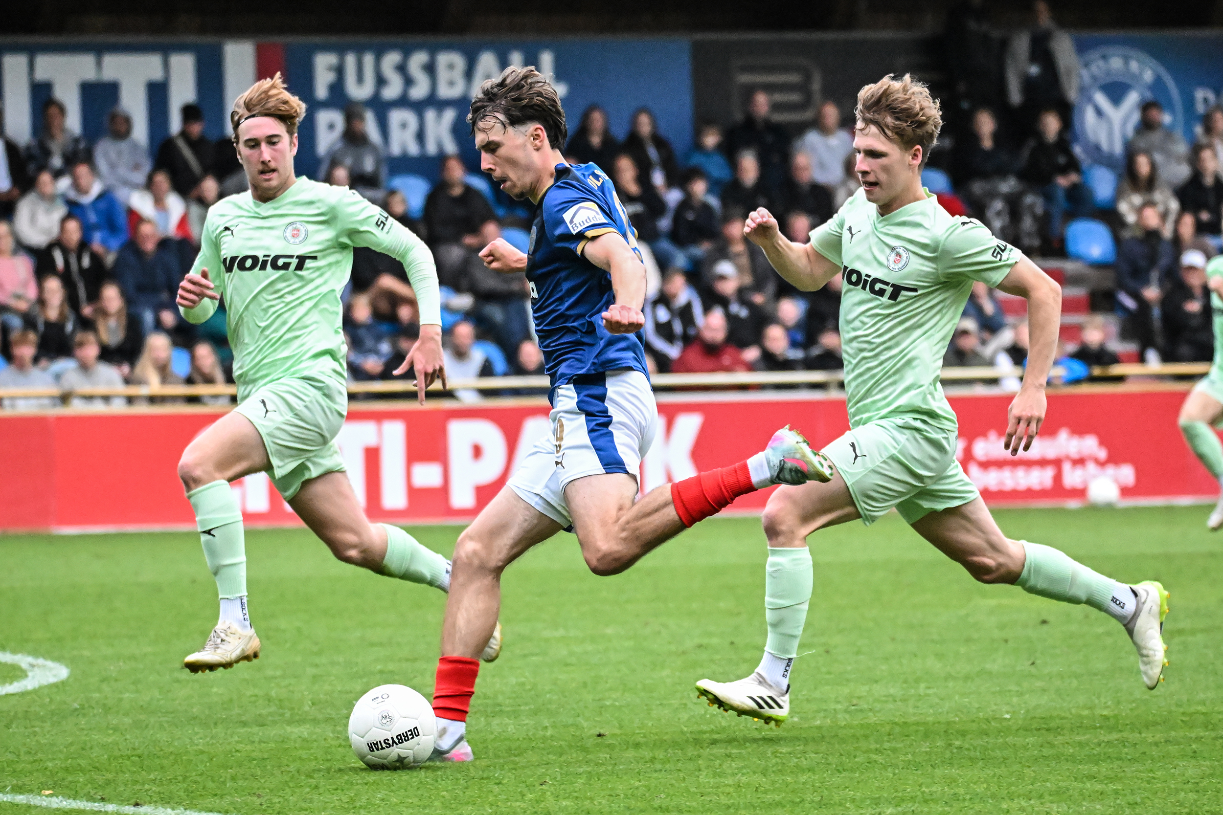 Read more about the article Holstein Kiel U23 zerlegt PSV Neumünster – Köster überragt beim 6:2-Sieg