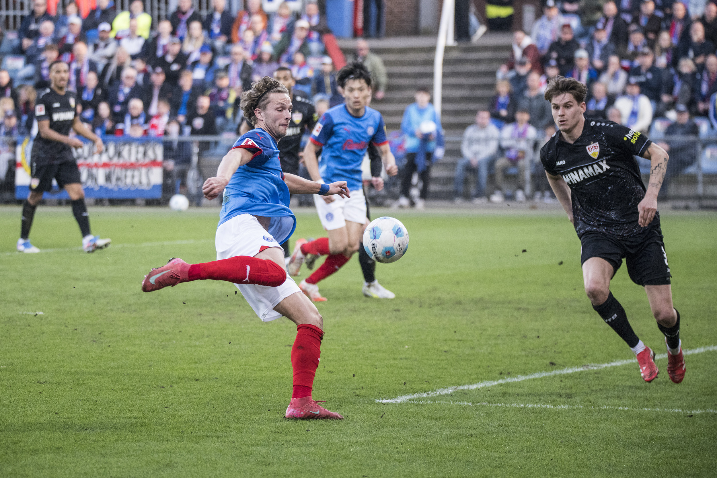 Read more about the article Holstein Kiel gegen VfB Stuttgart: Enttäuschung trotz guter Leistung