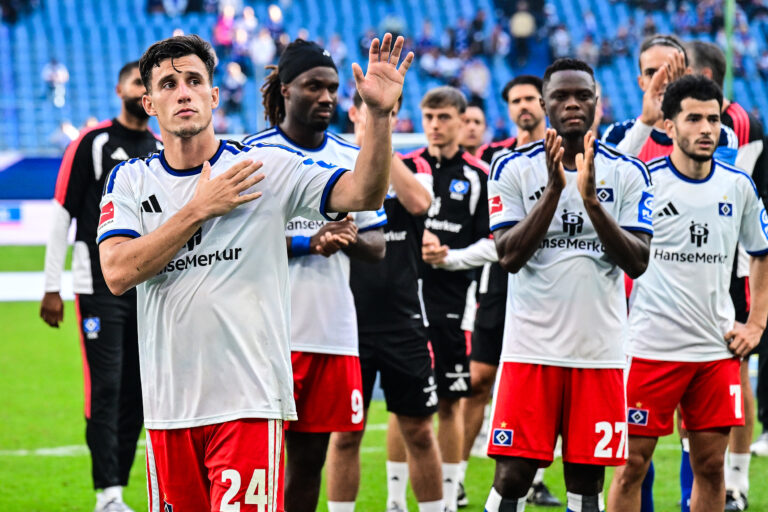 Mehr über den Artikel erfahren Fehlstart mit Ansage? Der HSV und die gefährliche Suche nach Stabilität