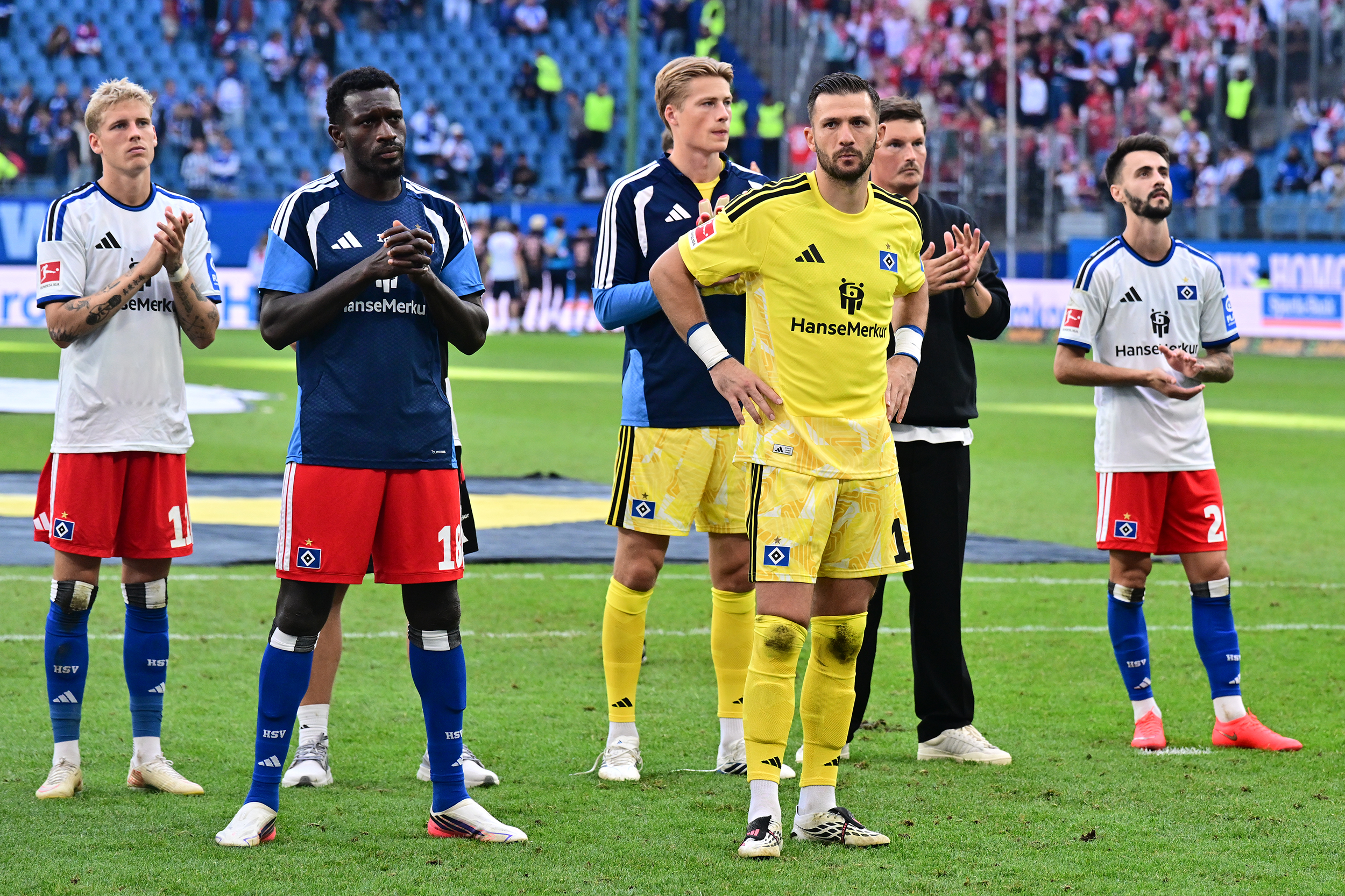 Du betrachtest gerade Albtraum im Volkspark: Mainz demütigt den HSV beim Heimauftakt