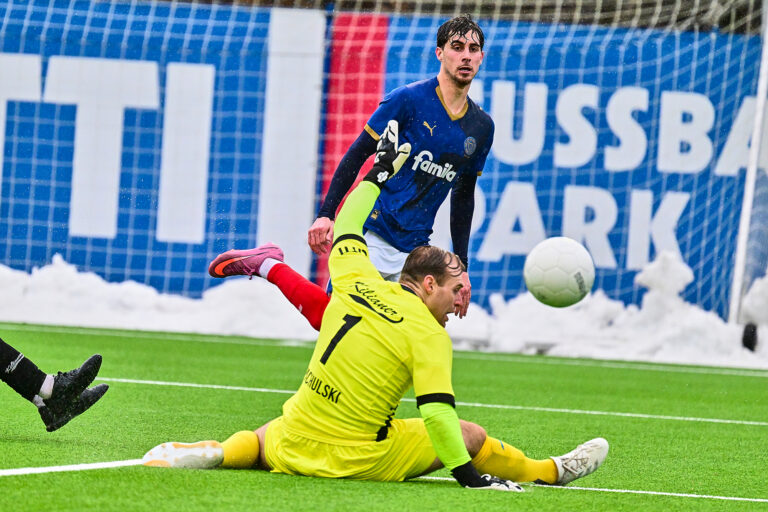 Mehr über den Artikel erfahren Holstein Kiel II schlägt Kilia 2:0 – Effizienz trifft auf Moral