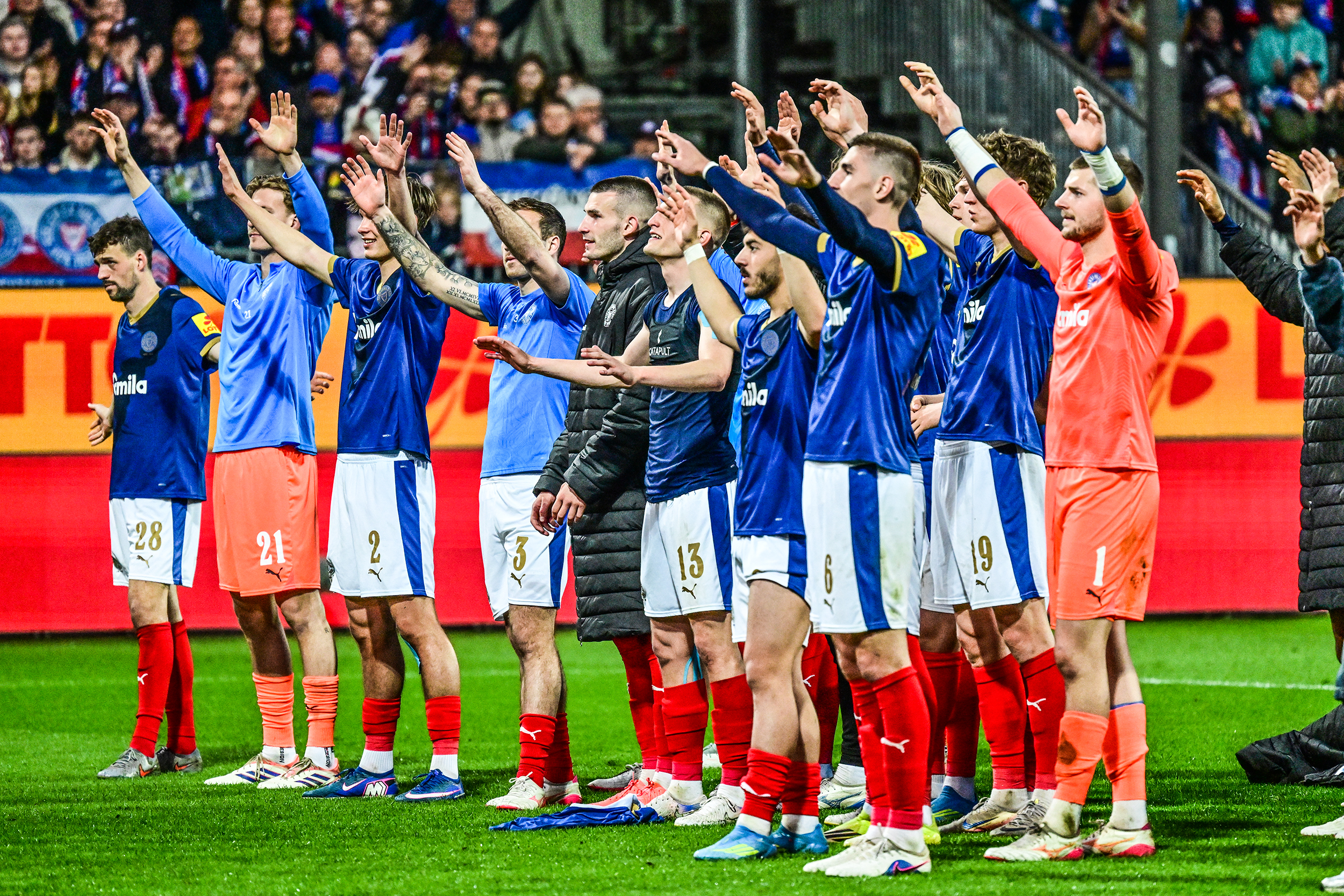 Du betrachtest gerade Matchball zum Klassenerhalt: Holstein Kiel kann gegen Braunschweig alles klar machen