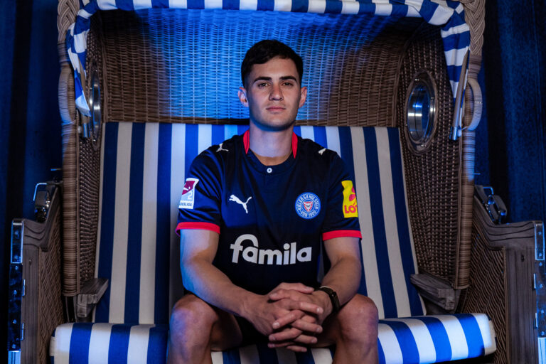 Mehr über den Artikel erfahren Holstein Kiel verpflichtet Guillermo Balzi – Offensivspieler reist direkt ins Trainingslager