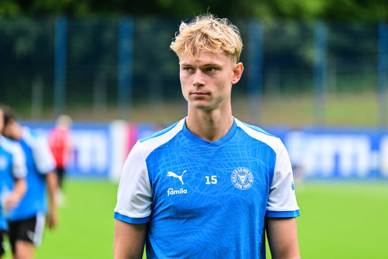 Mehr über den Artikel erfahren „Die härteste Vorbereitung meiner Karriere“ – Davidsen über das Training unter Tim Walter