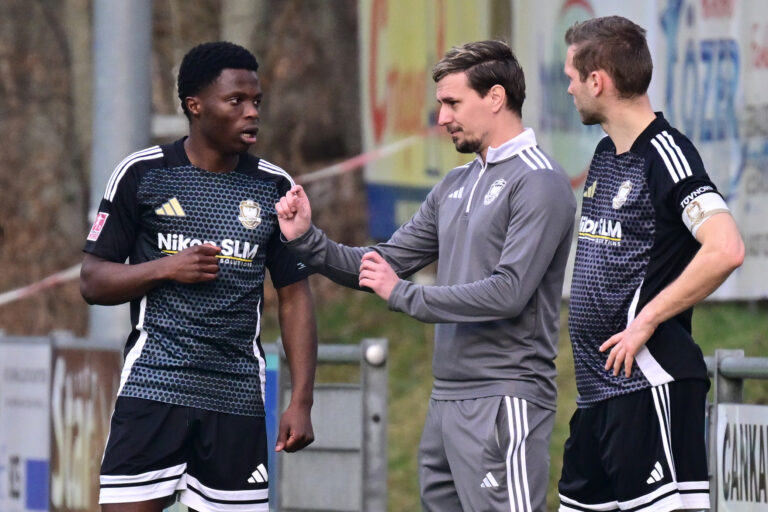 Mehr über den Artikel erfahren Interimslösung wird zur Dauerlösung: Kevin Wölk wird Cheftrainer vom 1. FC Phönix Lübeck