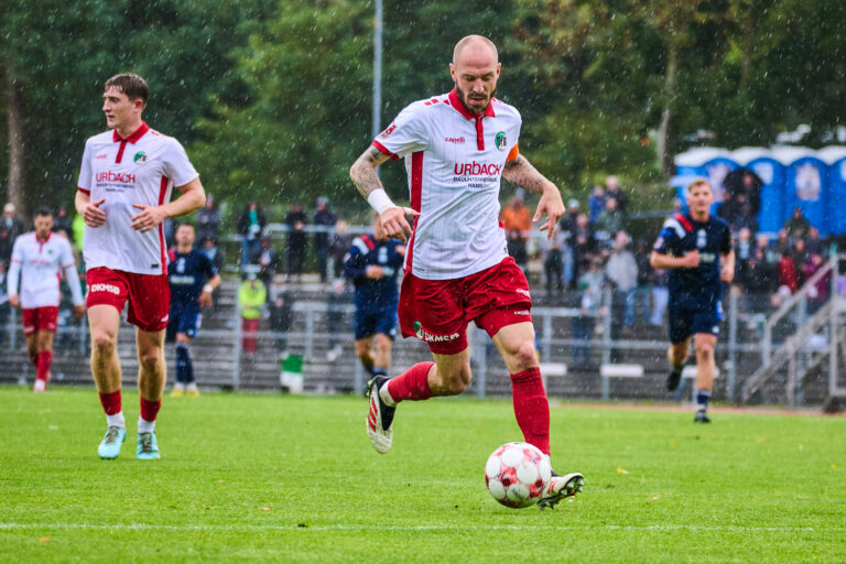 Mehr über den Artikel erfahren VfB Lübeck dreht Derby: 3:1 im 150. Stadtduell gegen Phönix