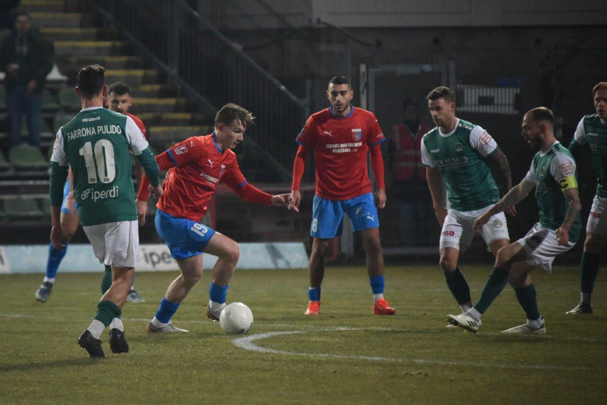 Read more about the article Nach großem Kampf: VfB Lübeck unterliegt SV Drochtersen/Assel mit 0:1