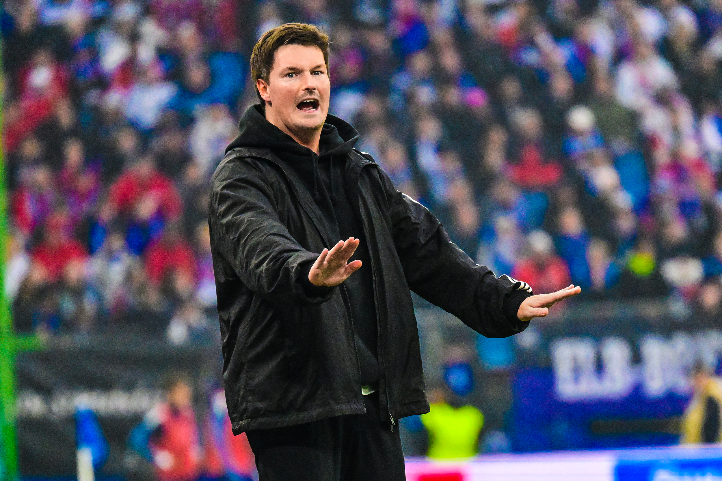 Du betrachtest gerade „Wir waren nie weg“ – Polzin verteidigt den HSV trotz nächstem Rückschlag