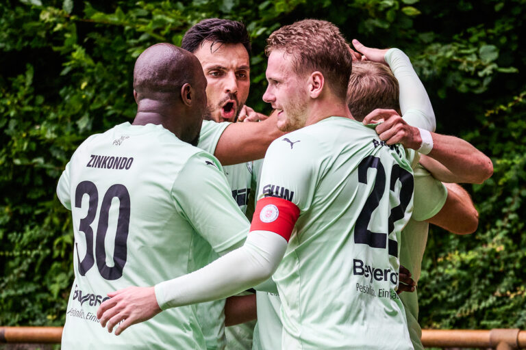 Mehr über den Artikel erfahren Tempo für die linke Seite – PSV Union Neumünster holt Russell Khadi