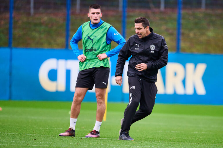 Mehr über den Artikel erfahren Rapp bleibt klar: Angst hilft nicht – Holstein sucht Lösungen