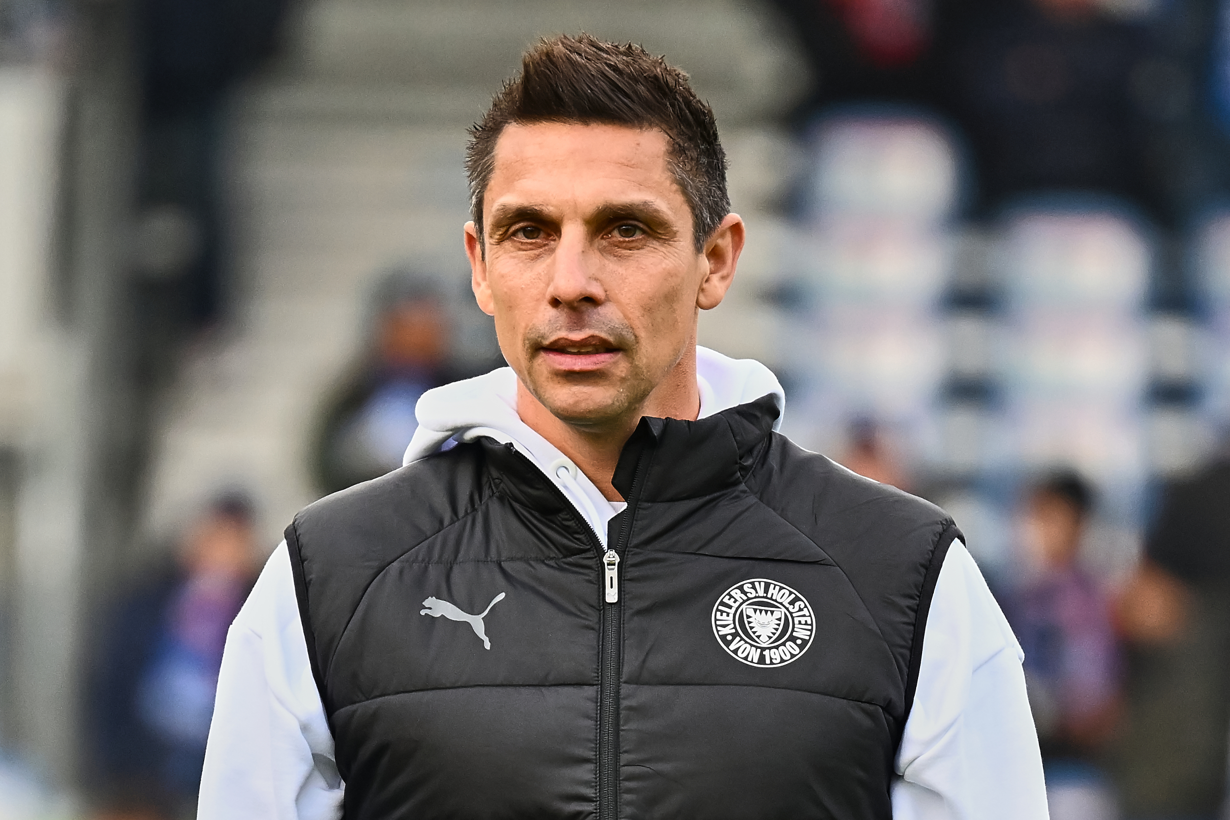 Du betrachtest gerade Marcel Rapp zum FC St. Pauli? Muss Alexander Blessin seinen Cheftrainerposten räumen?