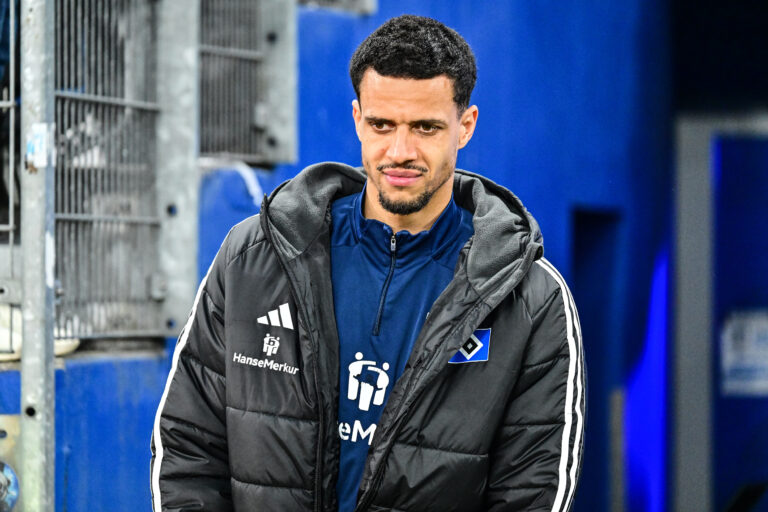 Mehr über den Artikel erfahren HSV-Stürmer Glatzel sorgt für Unruhe – Kritik, Strafe und offene Zukunft