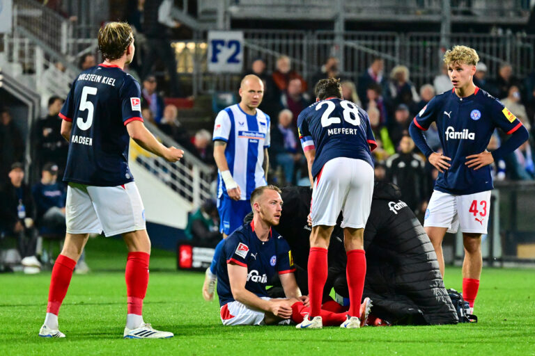 Mehr über den Artikel erfahren Erstes Pflichtspiel, sofort Führungsspieler – und dann der nächste Schock für Sebastian Schonlau