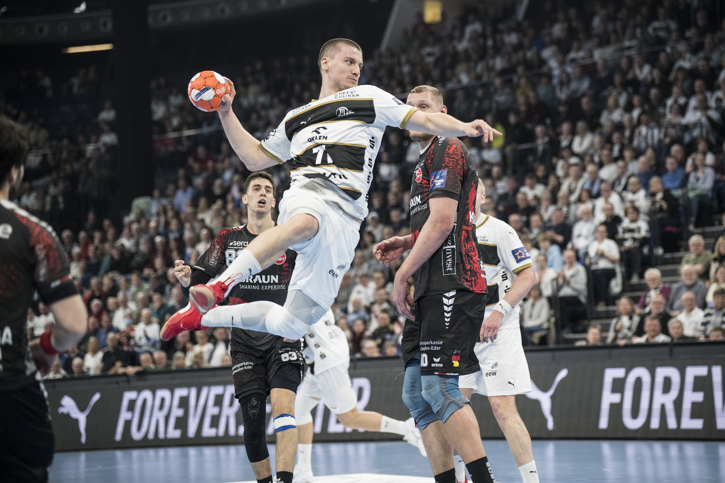 Read more about the article Viertelfinale erreicht: THW Kiel-Gala gegen MT Melsungen