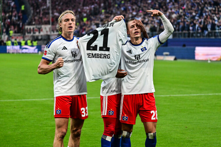 Mehr über den Artikel erfahren Muheim lässt den Volkspark explodieren – HSV ringt Stuttgart spät nieder
