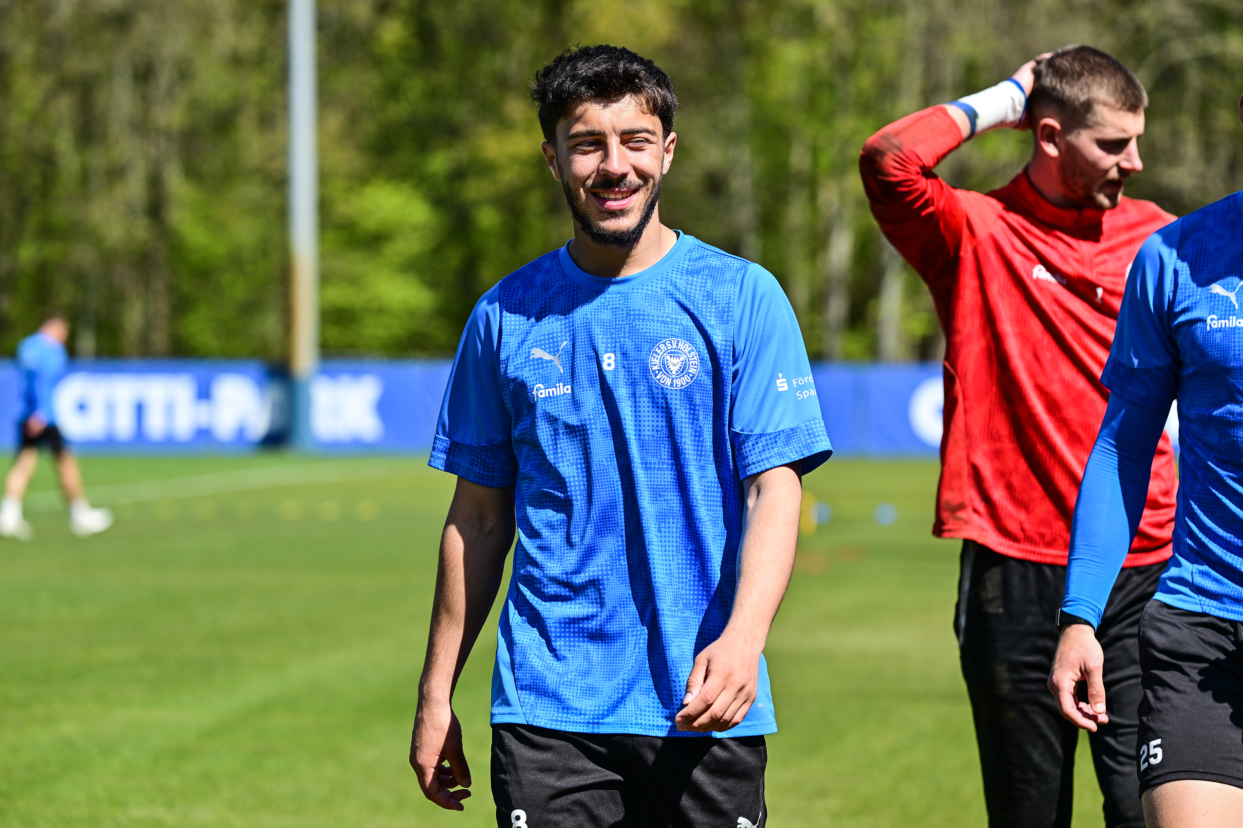 Du betrachtest gerade Trotz 5. Gelber Karte – Umut Tohumcu darf gegen Braunschweig spielen