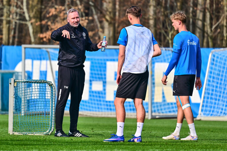 Mehr über den Artikel erfahren Walter fordert mehr Konsequenz im Strafraum und bekommt einen neuen Co-Trainer