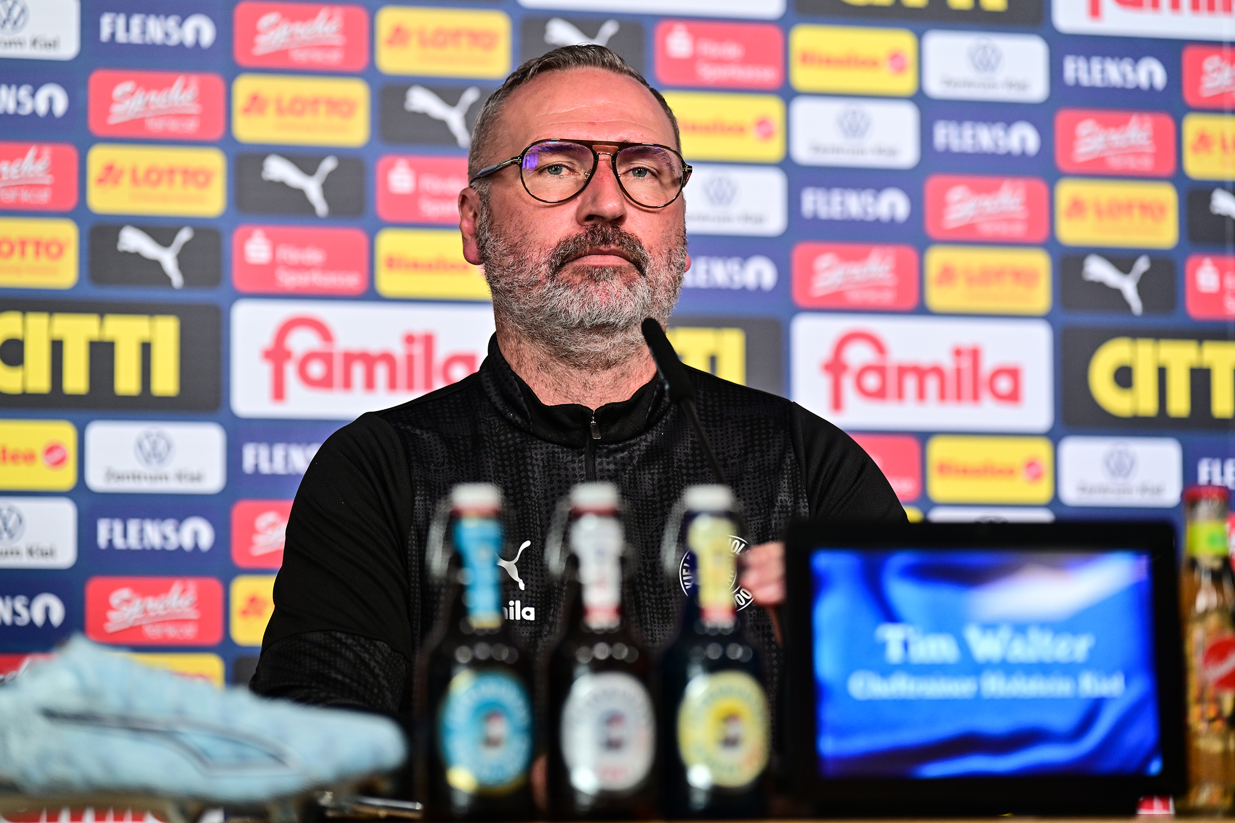 Die Pressekonferenz mit Holstein Kiel Trainer Tim Walter vor dem Spiel in Düsseldorf eskalierte ein wenig