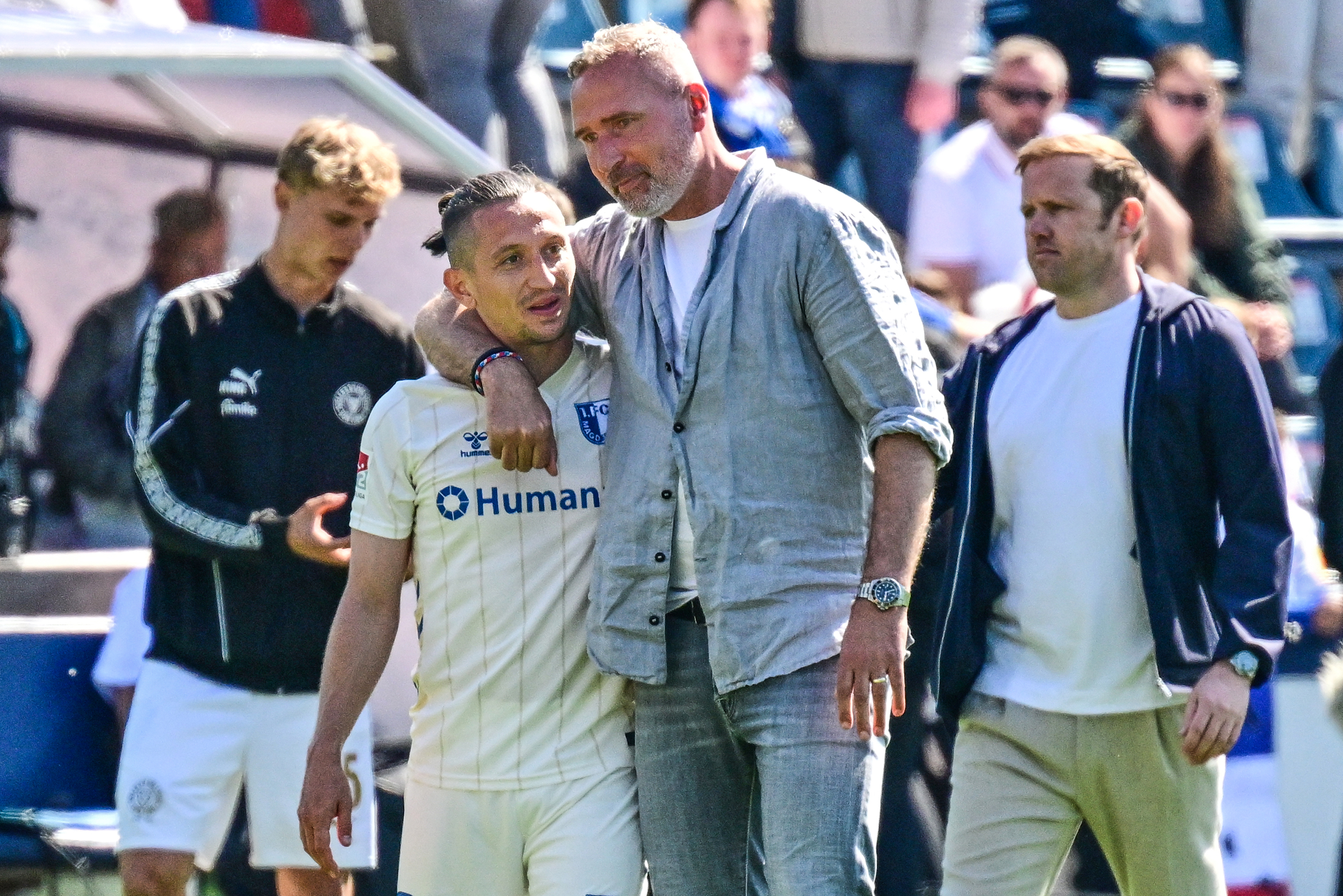 Du betrachtest gerade Holstein Kiel verliert letztes Heimspiel der Saison – Magdeburgs Atik kündigt Traumtor vorher an